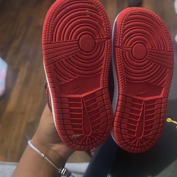 Retro 1s - Picture 3 of 5